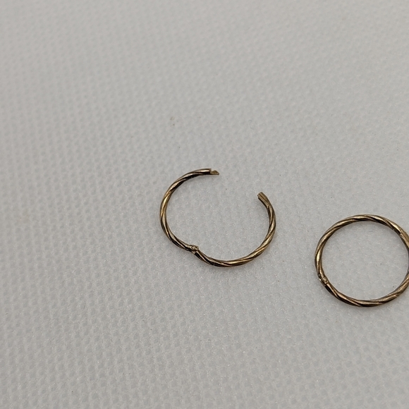 Elegant Gold-Toned Twisted Hoop Earrings - Picture 2 of 4